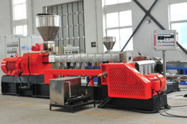 Çin 500 - 600 Kg / Saat Kapasiteli Yüksek Hızlı Mikser Pvc Pelet Makinesi Fabrika